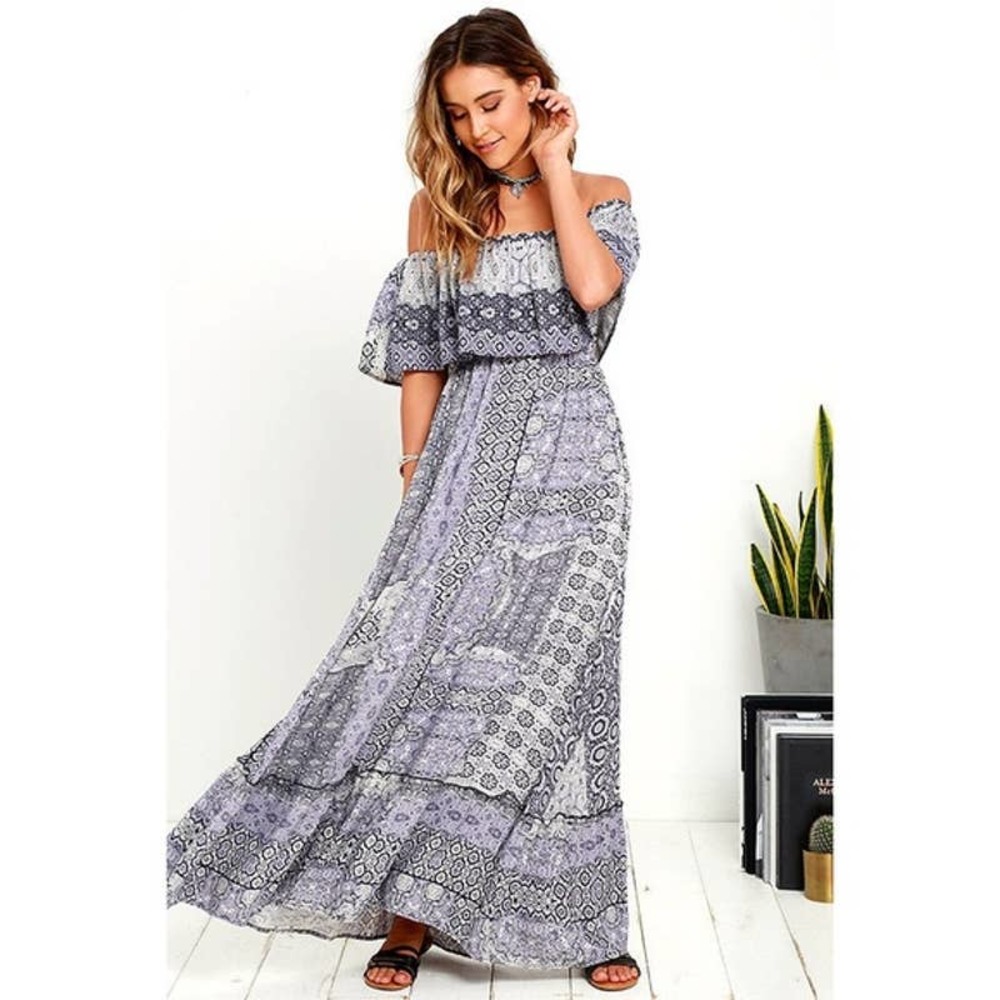 Elegant Off-Shoulder Maxi Dress in Gray